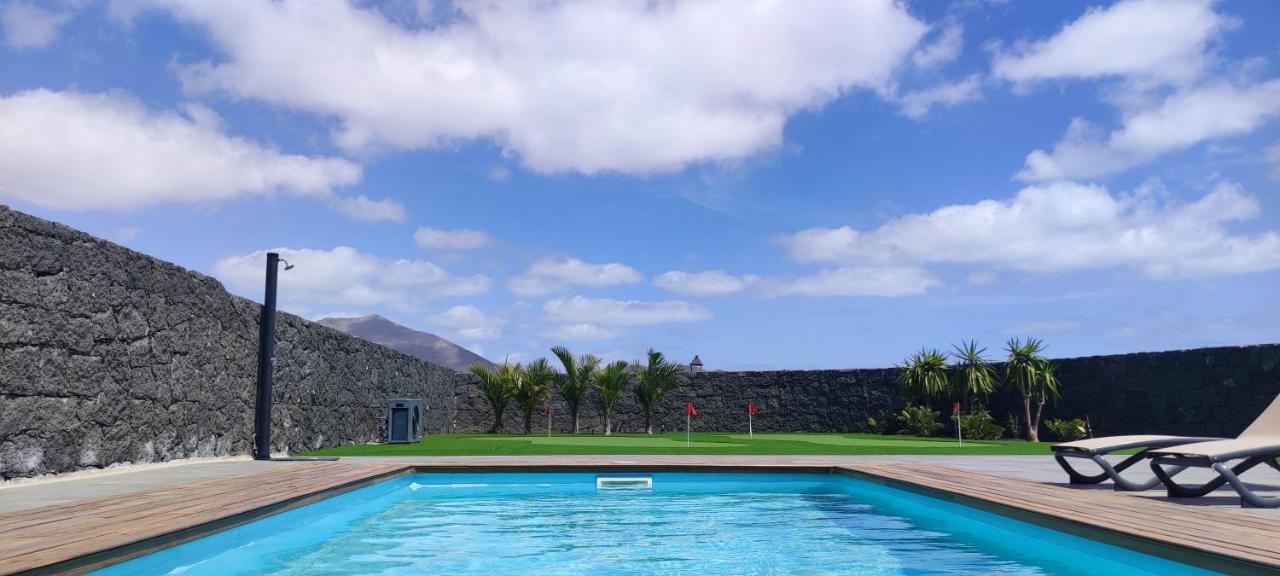 Villa Geneva - Relax Y Diversion Playa Blanca  Exteriör bild