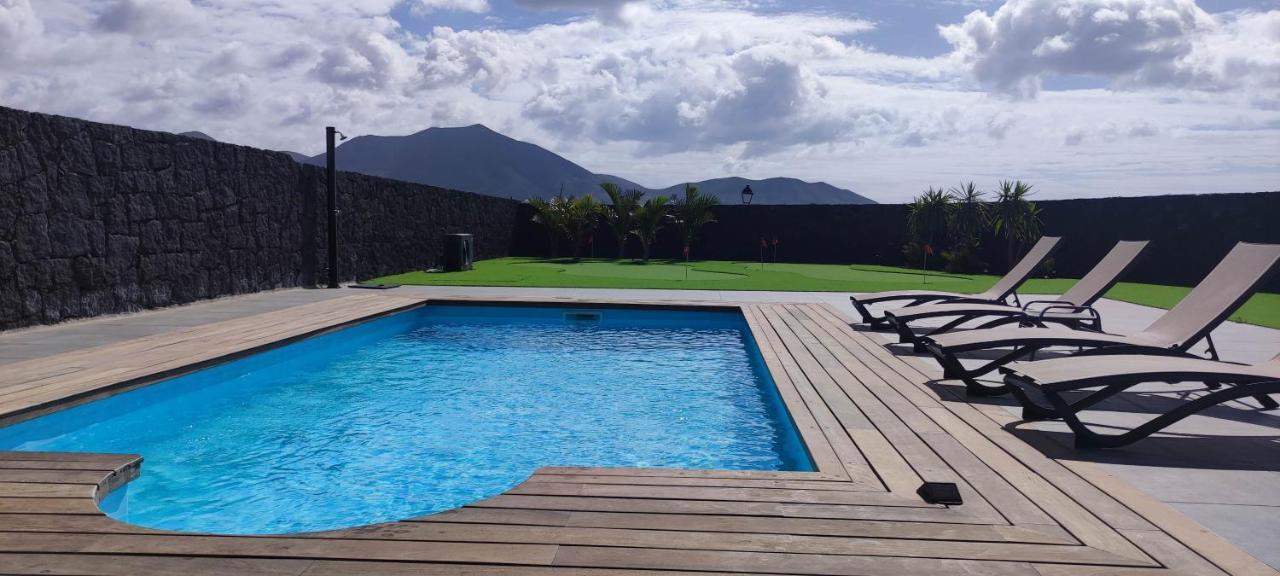 Villa Geneva - Relax Y Diversion Playa Blanca  Exteriör bild