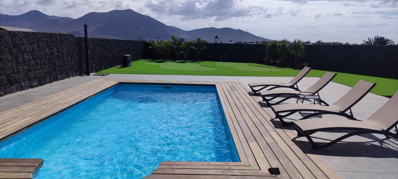 Villa Geneva - Relax Y Diversion Playa Blanca  Exteriör bild