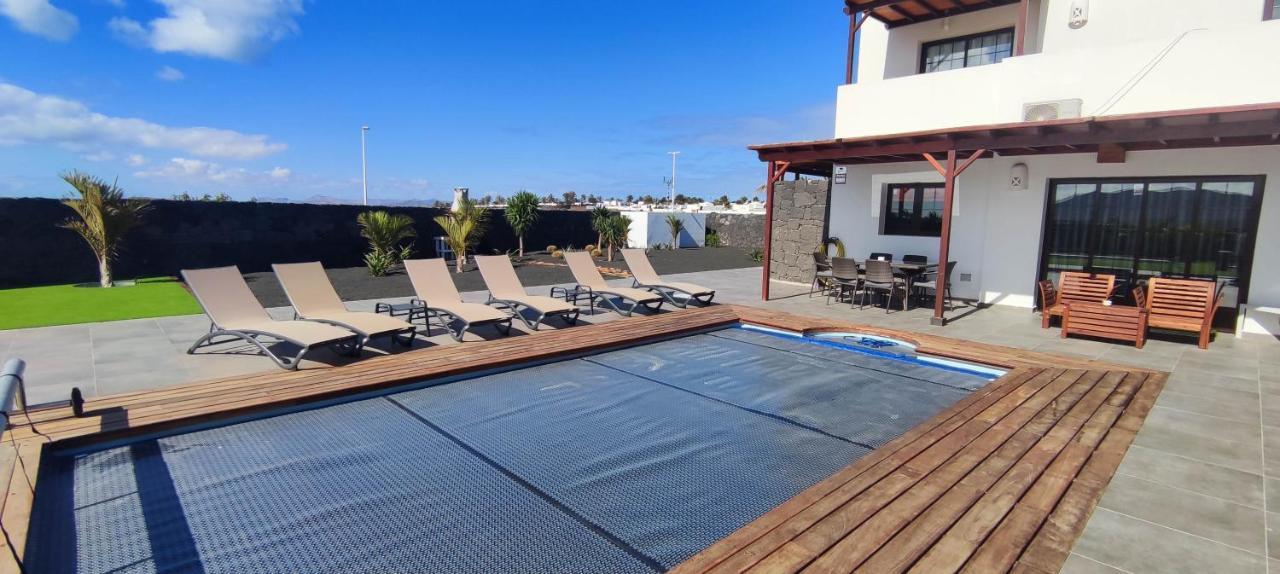 Villa Geneva - Relax Y Diversion Playa Blanca  Exteriör bild